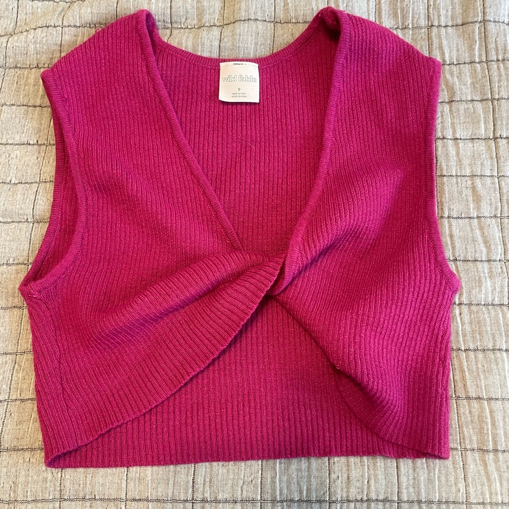 Magenta knit crop top